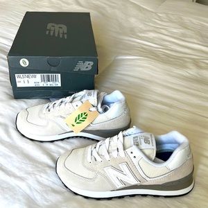 New Balance 574 Sneakers Size 6 *Brand new with tags!